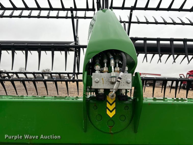 image for item YA1547 2025 John Deere RDF40 HydraFlex flex draper head
