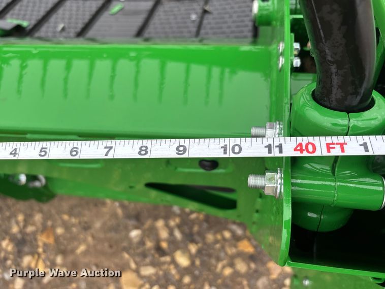 image for item YA1547 2025 John Deere RDF40 HydraFlex flex draper head