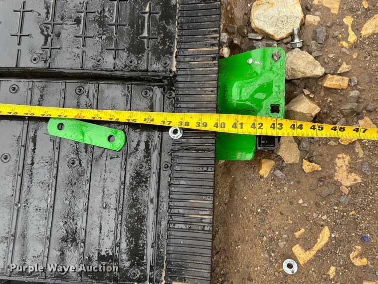 image for item YA1547 2025 John Deere RDF40 HydraFlex flex draper head