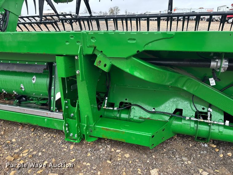 image for item YA1547 2025 John Deere RDF40 HydraFlex flex draper head
