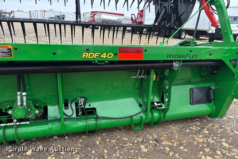 image for item YA1547 2025 John Deere RDF40 HydraFlex flex draper head