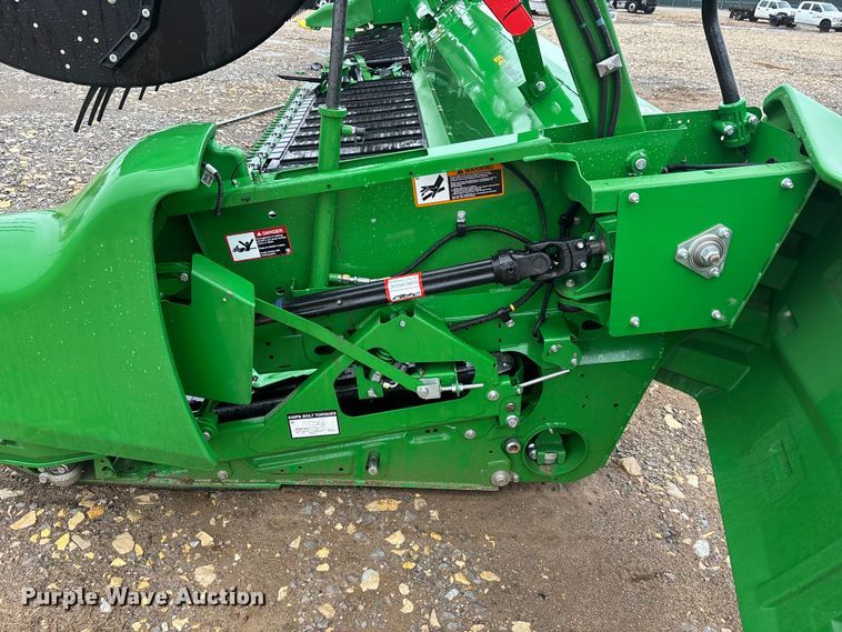 image for item YA1547 2025 John Deere RDF40 HydraFlex flex draper head