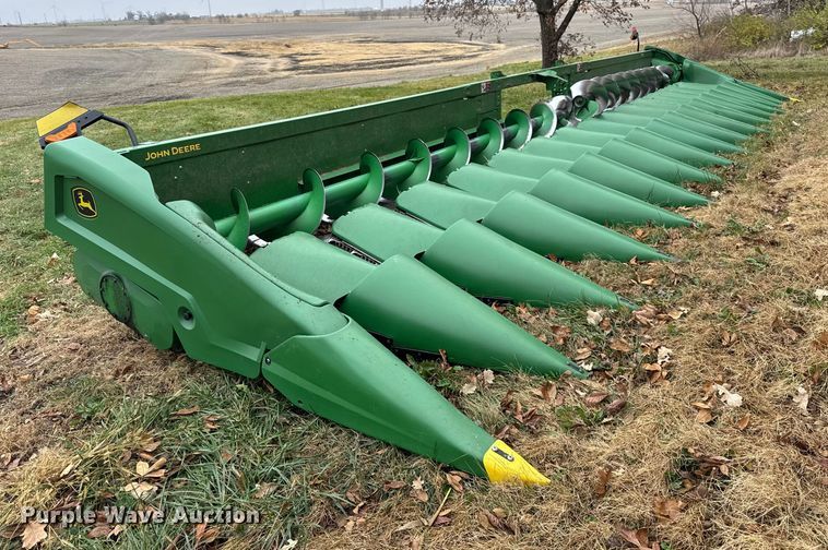 image for item YA1602 2021 John Deere C16R corn head