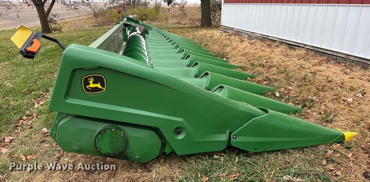 image for item YA1602 2021 John Deere C16R corn head