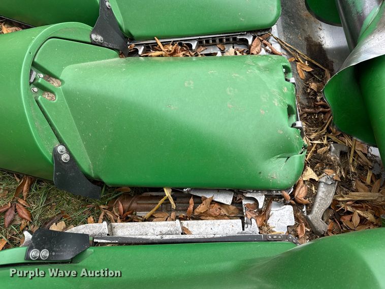 image for item YA1602 2021 John Deere C16R corn head