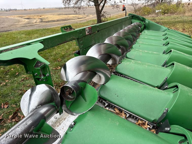 image for item YA1602 2021 John Deere C16R corn head