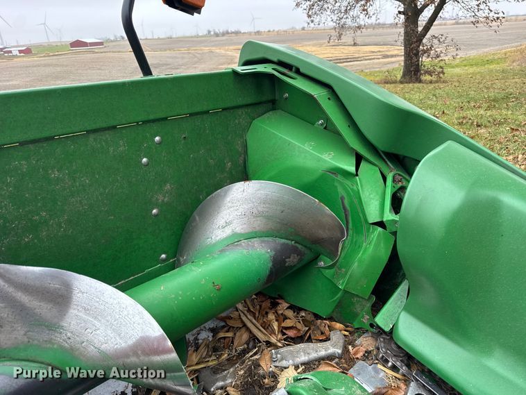 image for item YA1602 2021 John Deere C16R corn head