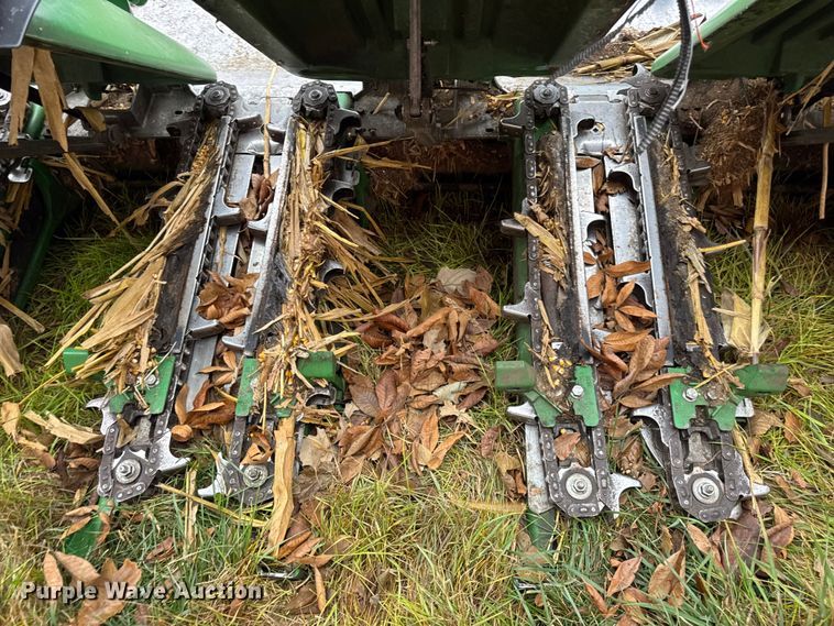 image for item YA1602 2021 John Deere C16R corn head