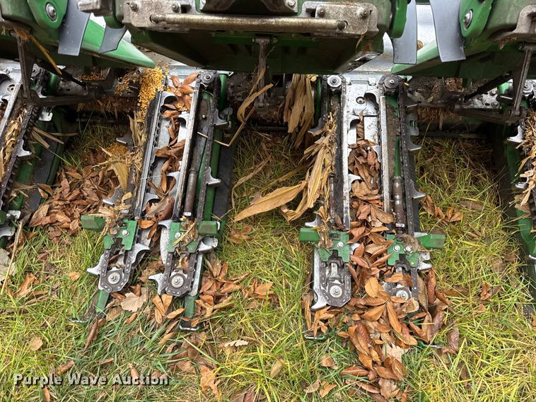 image for item YA1602 2021 John Deere C16R corn head