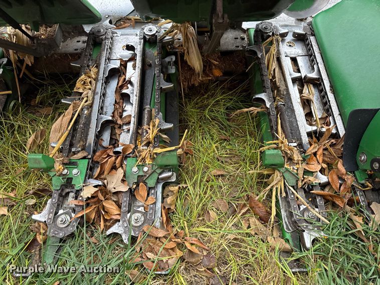 image for item YA1602 2021 John Deere C16R corn head
