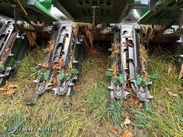 image for item YA1602 2021 John Deere C16R corn head