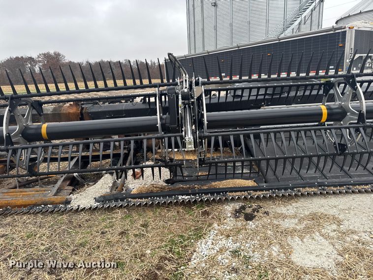 image for item YA1615 2022 MacDon FD2 flex draper head