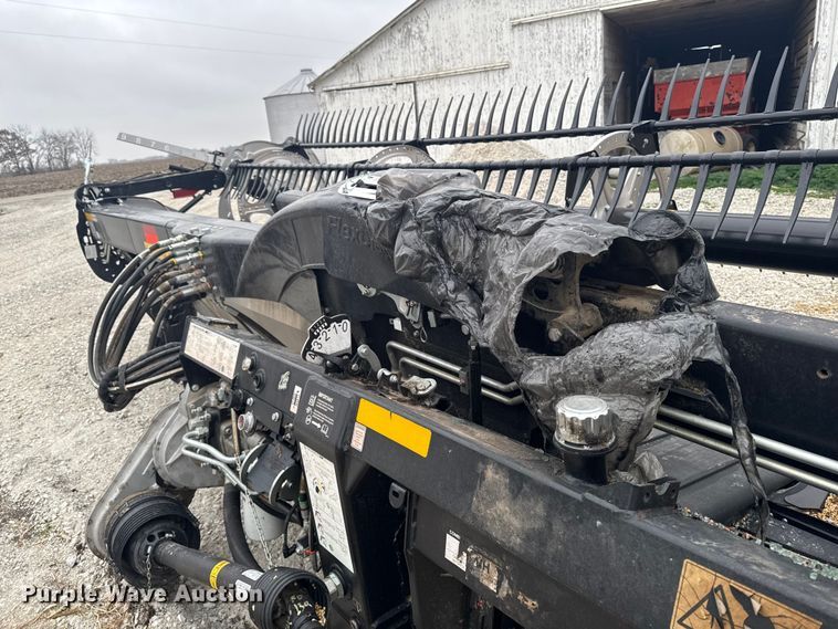 image for item YA1615 2022 MacDon FD2 flex draper head