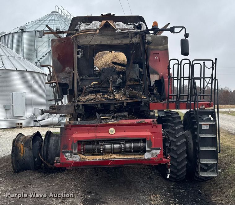 image for item YA1616 Case IH 8120 combine