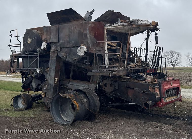 image for item YA1616 Case IH 8120 combine