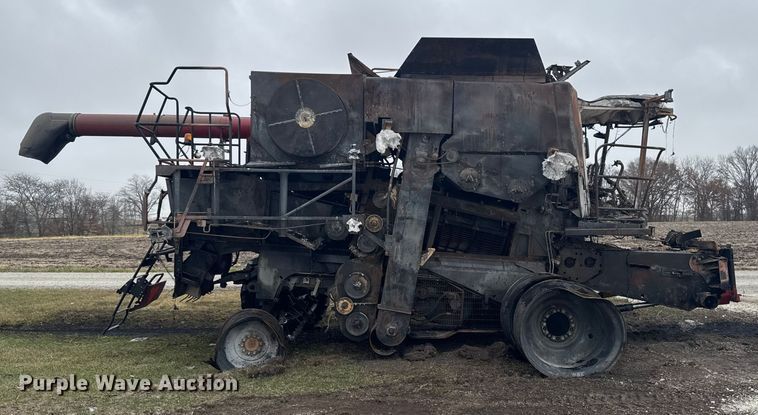 image for item YA1616 Case IH 8120 combine