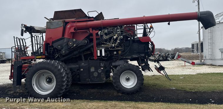 image for item YA1616 Case IH 8120 combine
