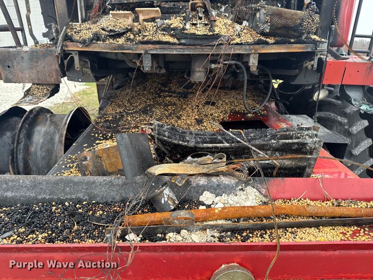 image for item YA1616 Case IH 8120 combine