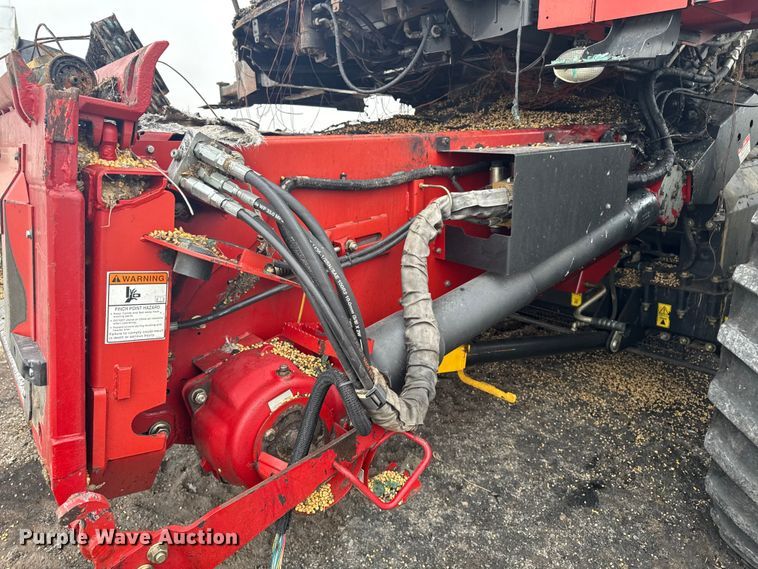 image for item YA1616 Case IH 8120 combine
