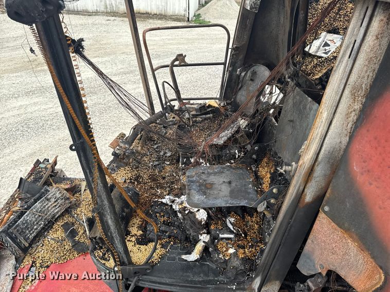 image for item YA1616 Case IH 8120 combine