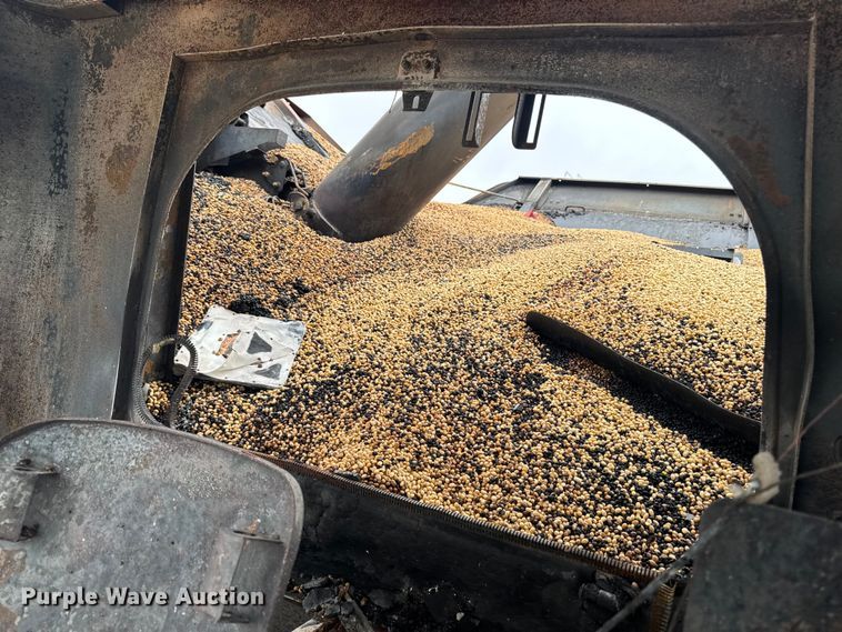 image for item YA1616 Case IH 8120 combine