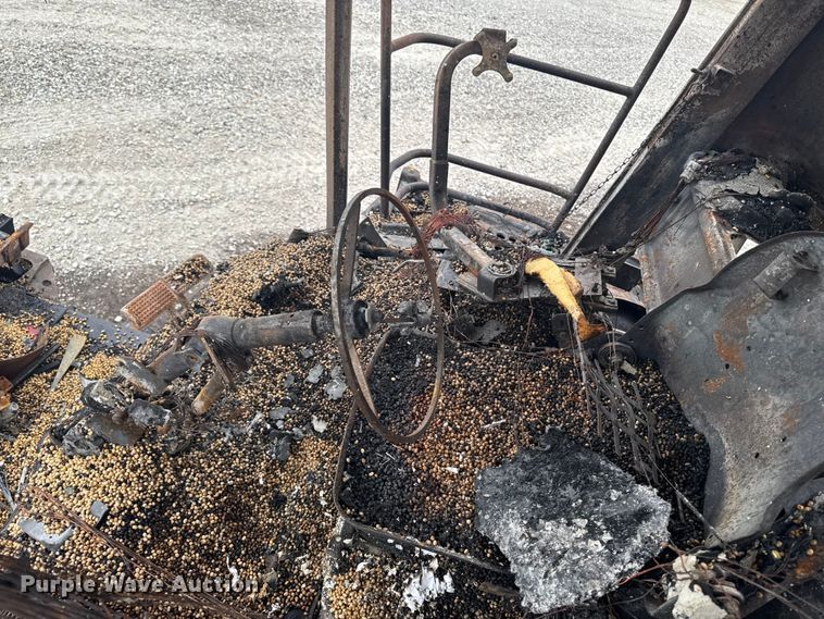 image for item YA1616 Case IH 8120 combine