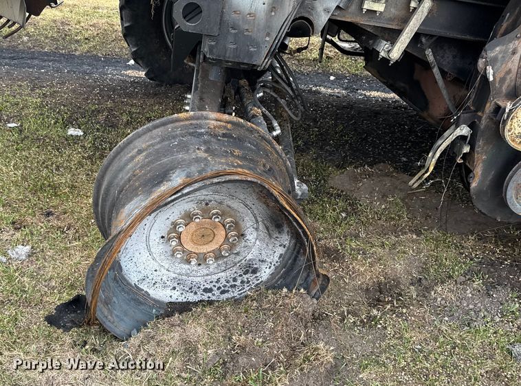 image for item YA1616 Case IH 8120 combine