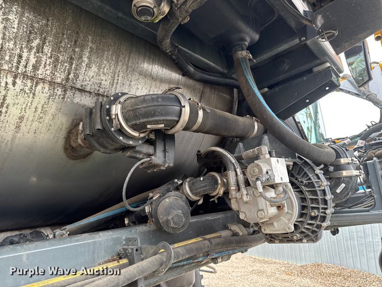 image for item YA1648 2024 Hagie STS16 sprayer