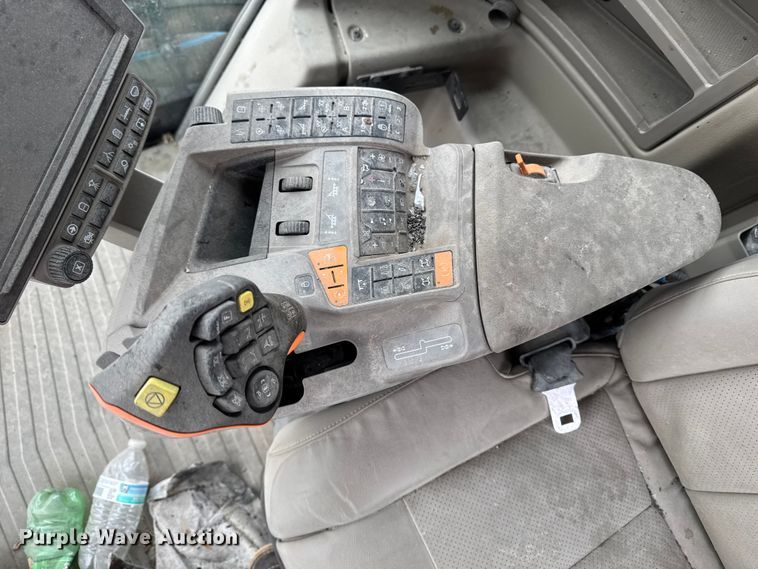 image for item YA1648 2024 Hagie STS16 sprayer