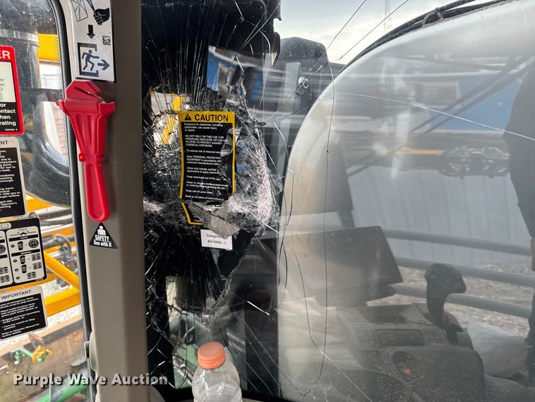 image for item YA1648 2024 Hagie STS16 sprayer