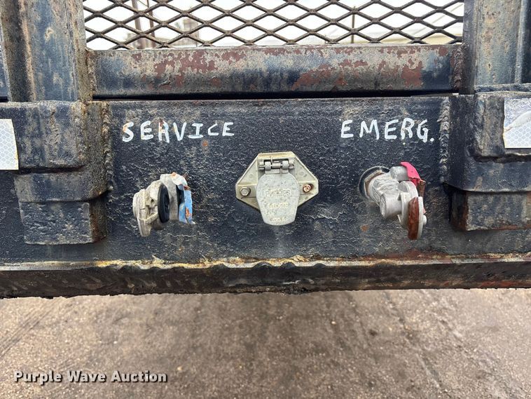 image for item DK0044 2003 AMC Holland flatbed trailer