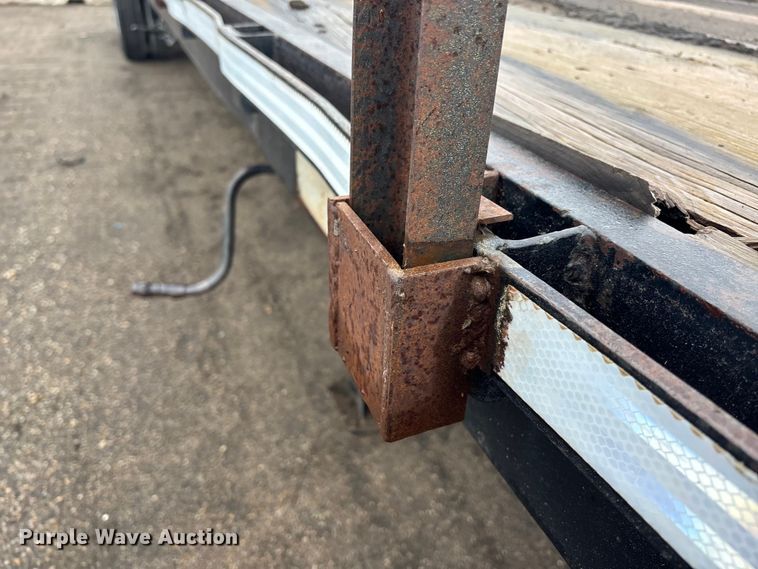 image for item DK0044 2003 AMC Holland flatbed trailer