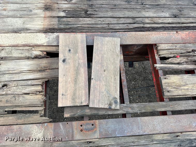 image for item DK0044 2003 AMC Holland flatbed trailer