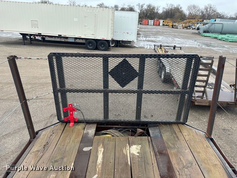 image for item DK0044 2003 AMC Holland flatbed trailer