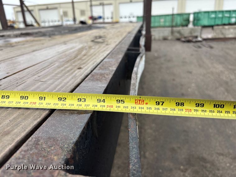 image for item DK0044 2003 AMC Holland flatbed trailer