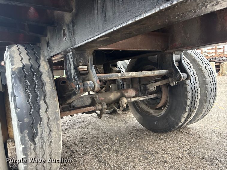 image for item DK0044 2003 AMC Holland flatbed trailer