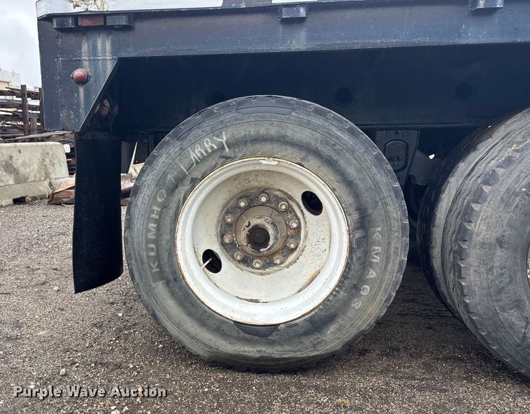 image for item DK0044 2003 AMC Holland flatbed trailer