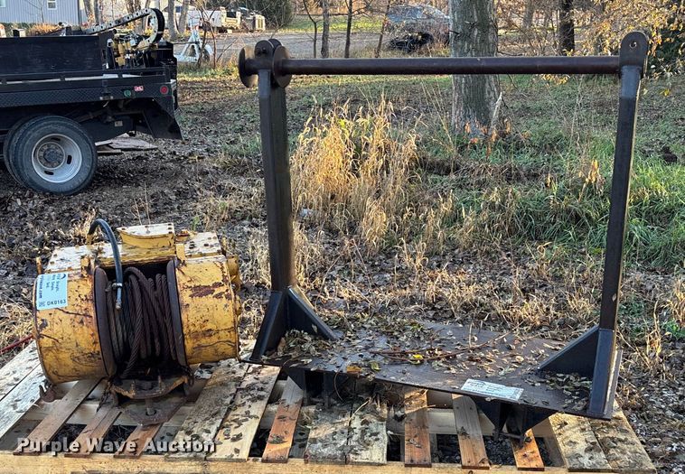 image for item DK0163 Caterpillar 53 winch