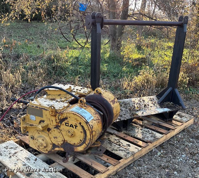 image for item DK0163 Caterpillar 53 winch
