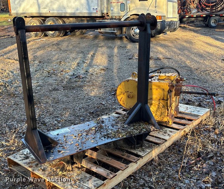 image for item DK0163 Caterpillar 53 winch