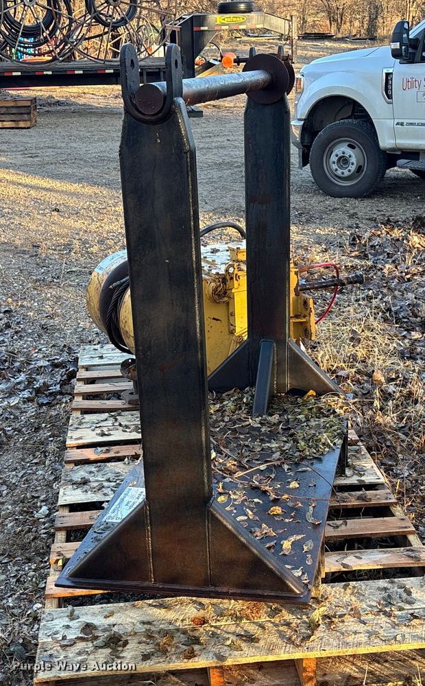 image for item DK0163 Caterpillar 53 winch