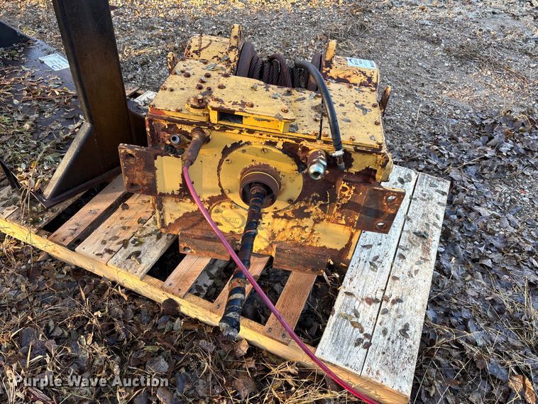 image for item DK0163 Caterpillar 53 winch