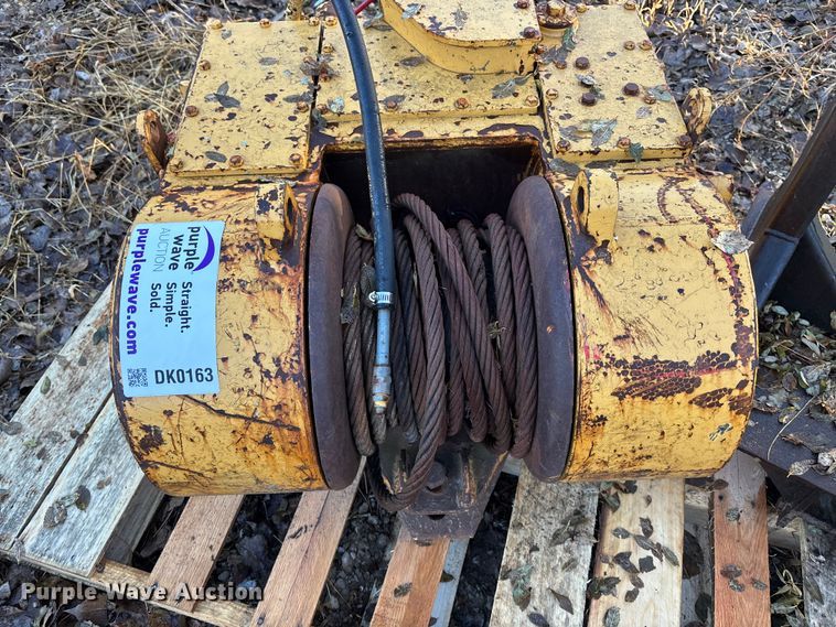 image for item DK0163 Caterpillar 53 winch