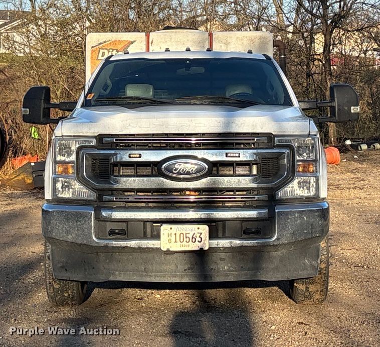 image for item DK0170 2022 Ford F350 Super Duty flatbed pickup truck