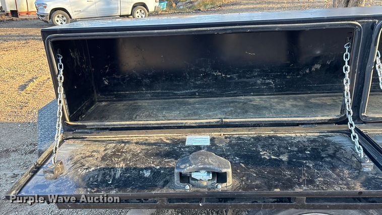 image for item DK0170 2022 Ford F350 Super Duty flatbed pickup truck