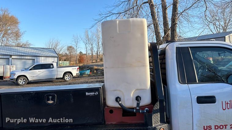 image for item DK0170 2022 Ford F350 Super Duty flatbed pickup truck