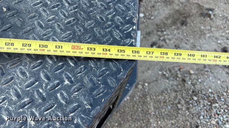 image for item DK0170 2022 Ford F350 Super Duty flatbed pickup truck