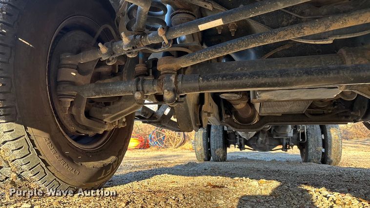 image for item DK0170 2022 Ford F350 Super Duty flatbed pickup truck