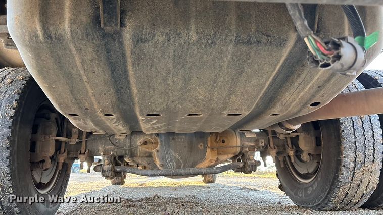 image for item DK0170 2022 Ford F350 Super Duty flatbed pickup truck