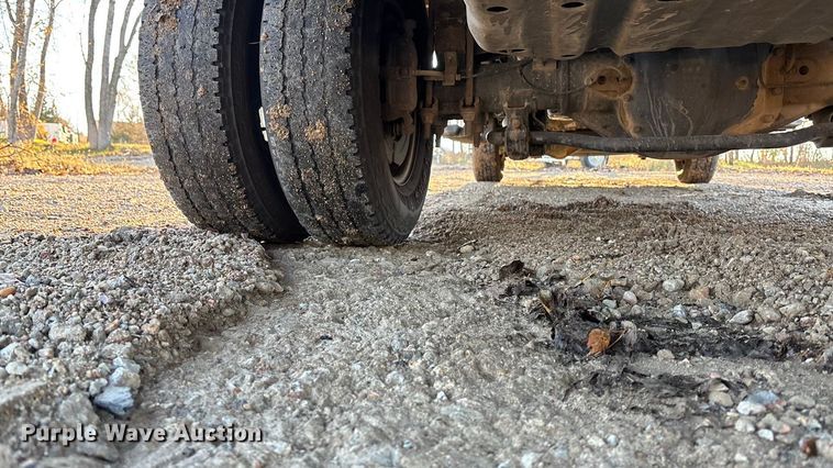 image for item DK0170 2022 Ford F350 Super Duty flatbed pickup truck